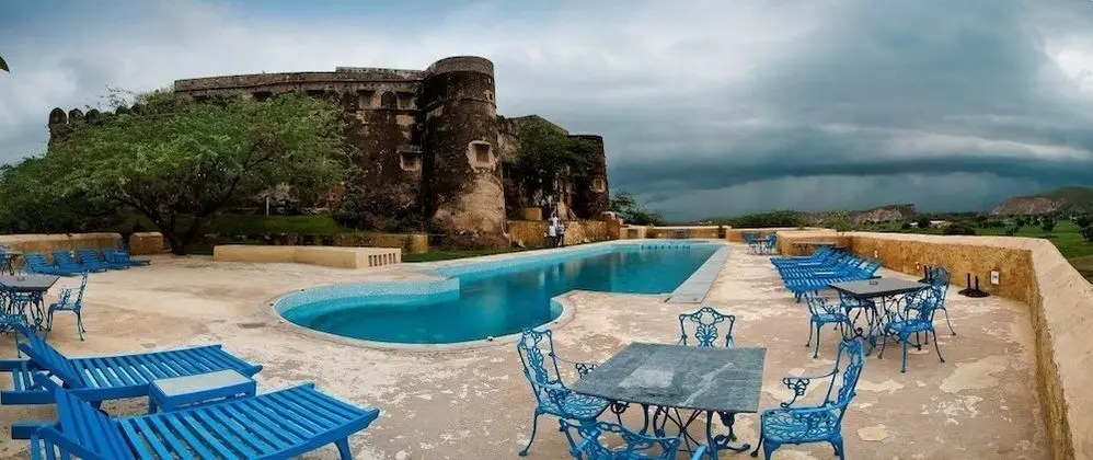 Neemrana's - Hill Fort - Kesroli - Öne Çıkan Resim