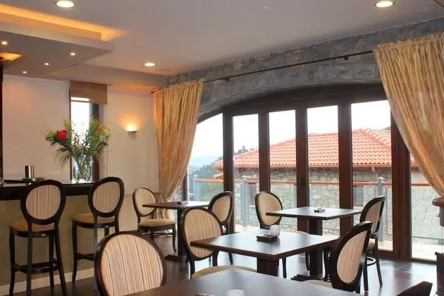 Nefeles Mainalon Luxury Residences & Lounge - Yerinde Yemek