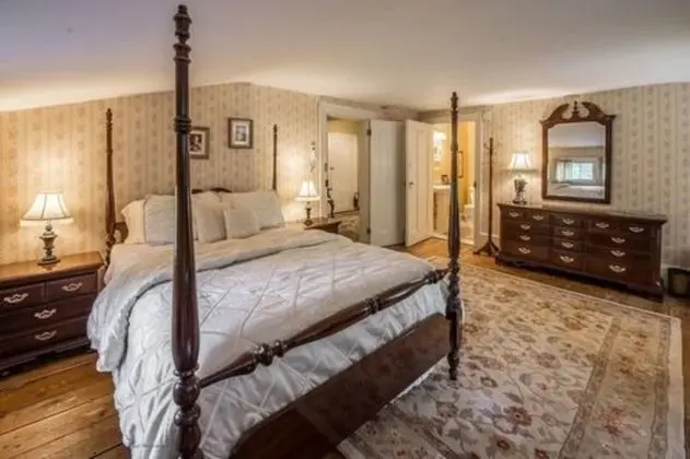 The Neighbour House B&B