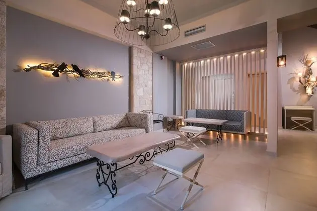Neikos Mediterraneo Luxury Suites - Lobi