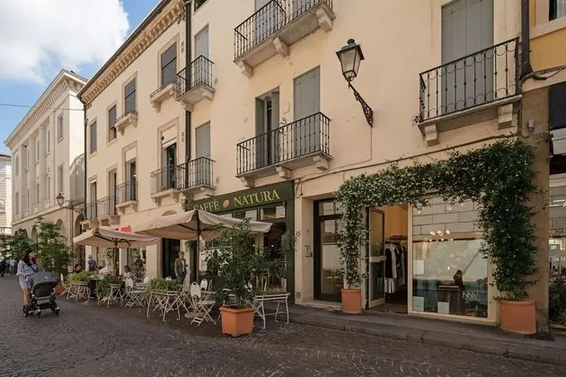 Nel cuore del centro storico Vicentino Apartment