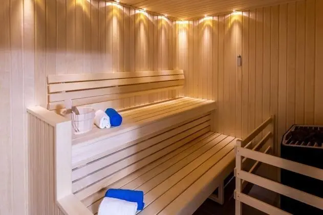 NEMEA Appart Hotel Paris Levallois - Havuz