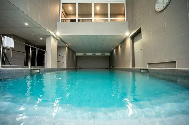 Nemea Appart'hôtel Vélizy Europe - Havuz
