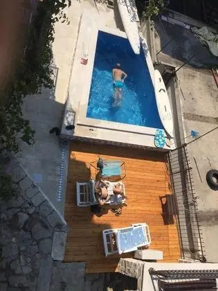 Neni Apartments - Havuz