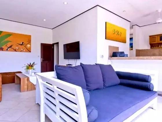 The Nenny Bali Villa Family Home Rentals Seminyak - Lobi