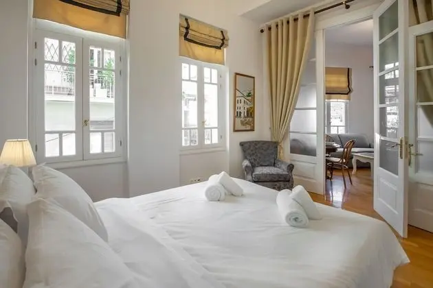 Neoclassical Apartment near Syntagma - Plaka by GHH