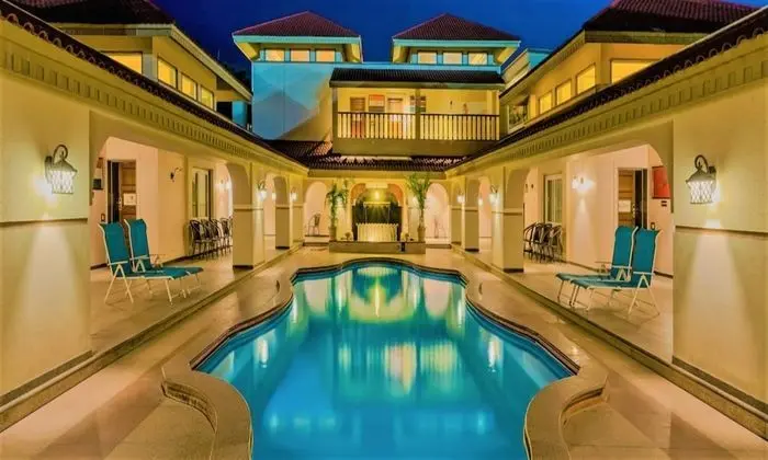 Neonz Resort & Club