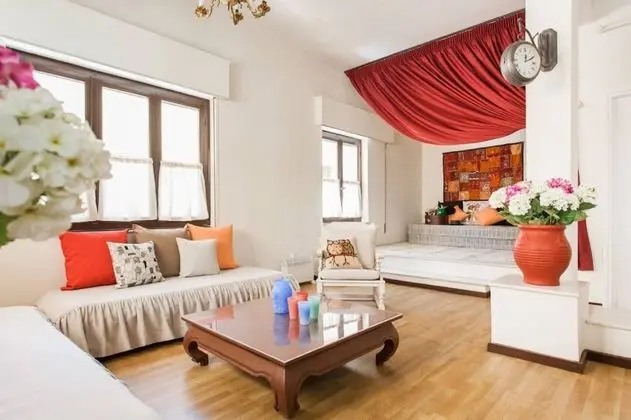 Nephiria's Art House, Under the Acropolis