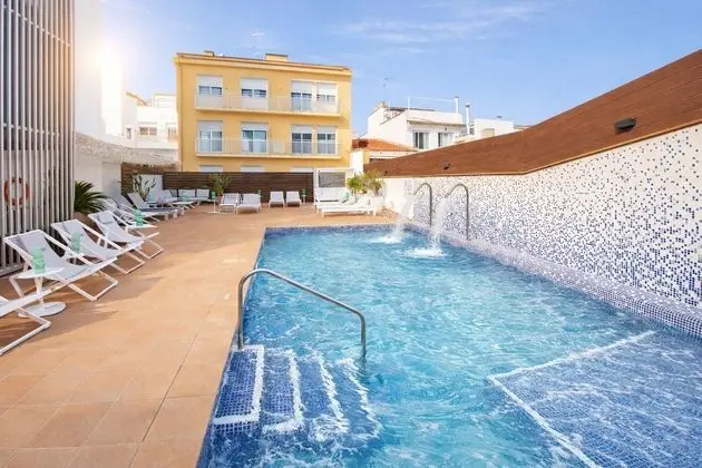Hotel Neptuno Calella - Havuz