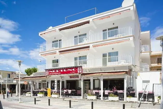 Neptuno Hostal
