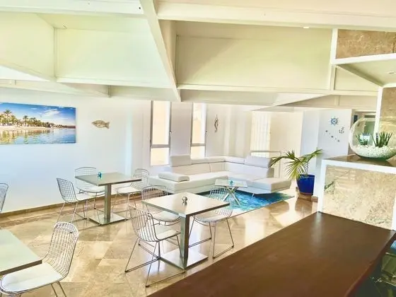 Hotel Neptuno - Lobi