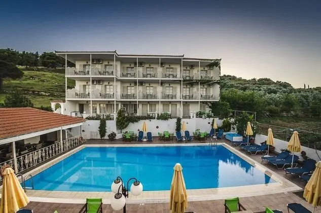 Hotel Nereides - Havuz