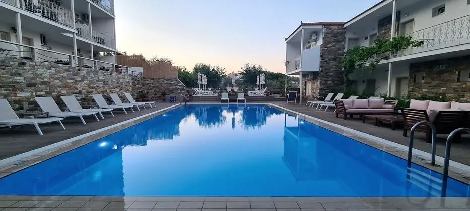 Hotel Nereides - Havuz