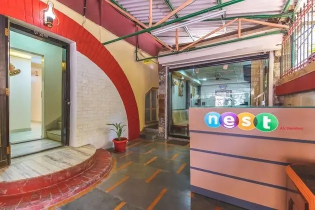 Hotel Nest Inn, Malad