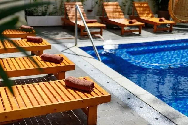Nesta Hotel Phu Quoc - Havuz