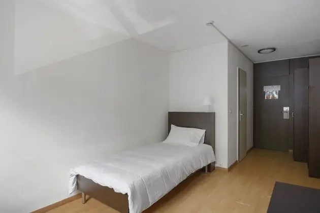 Neuchatel City Hotel - Oda