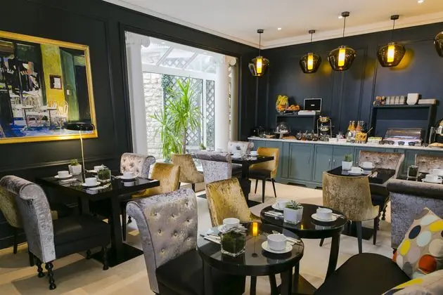 Neuville Arc de Triomphe