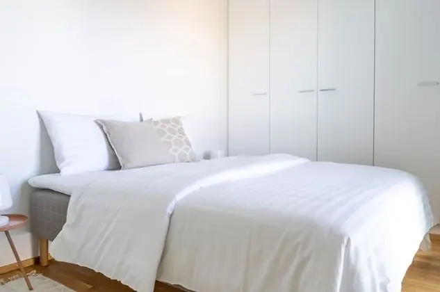 New 1br apartment with a parking spot