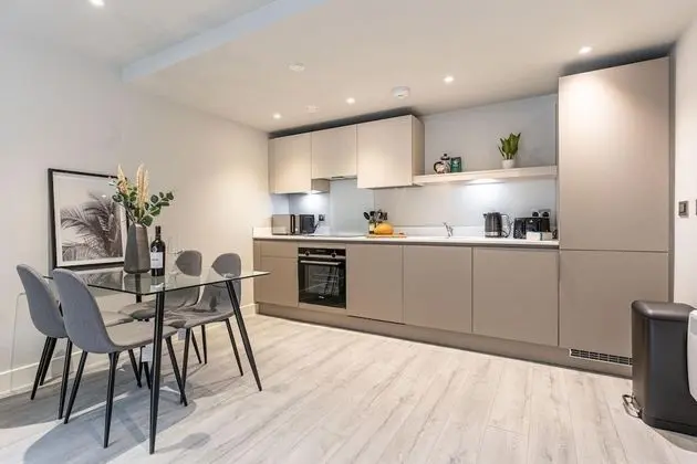 New 2 Bed 2 Bath Apartment Gym and Cinema Room - Birmingham City Centre