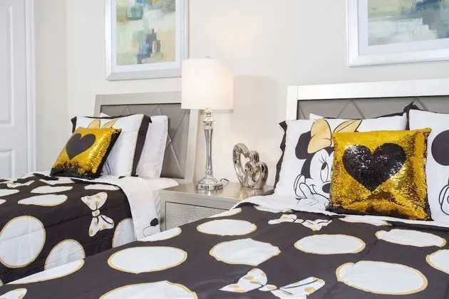 New 4 bdrms home at Champions Gate - Oda