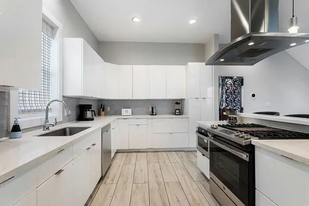 New 4BR Townhouse in Bienville Villas - Mutfak