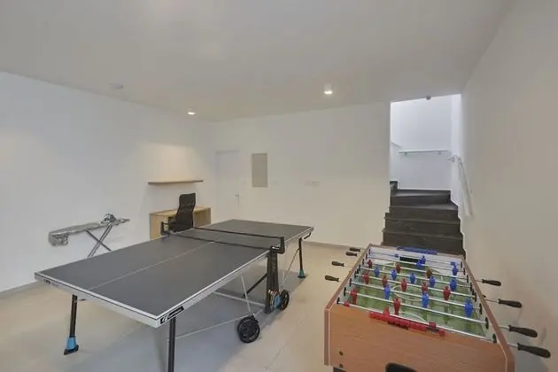 New 5 Bedroom Villa With Pool in the Center of Ayia Napa Kube Villa 4 - İç Mekan