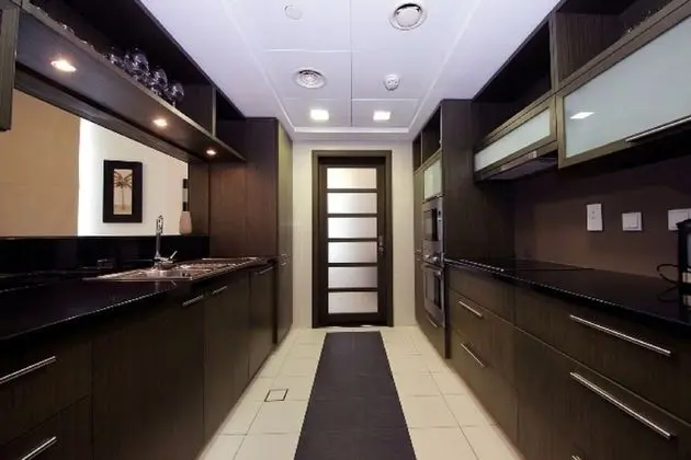 New Arabian Holiday Homes - Loft Central - Mutfak