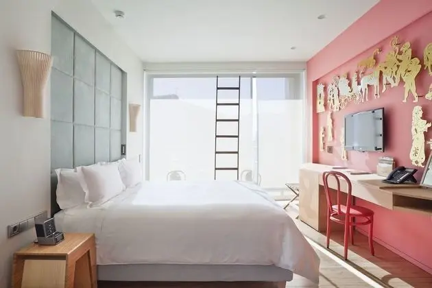 New Hotel - Oda