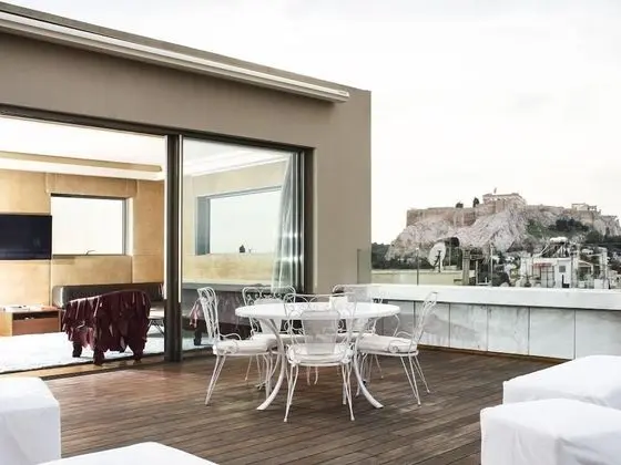 New Hotel - Öne Çıkan Resim