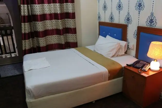New Avon Hotel - Oda