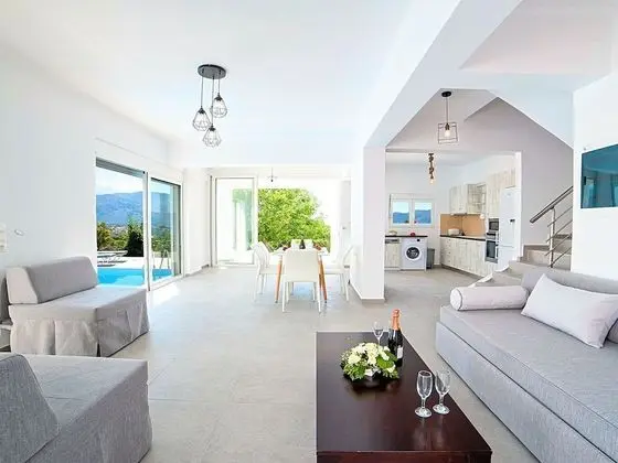 New Beautiful Villa With Private Pool at Coastal Area Just Outside Rethymno, NW