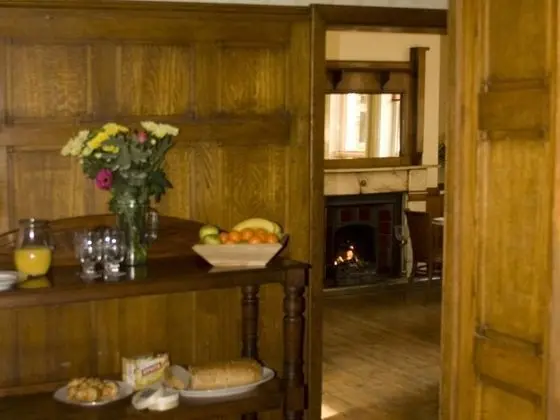 New Beehive Inn - Guest House