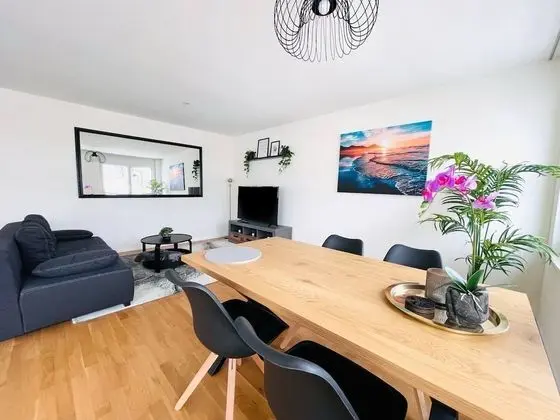 New Building With Balcony Closecentrefreeparkingsmarttv