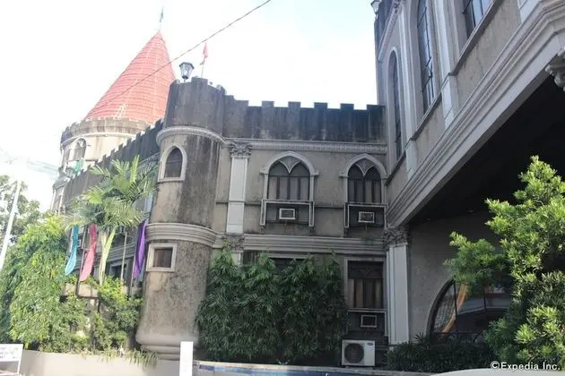 New Camelot Hotel