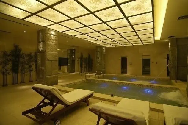 New Century Grand Hotel Kaifeng - Havuz