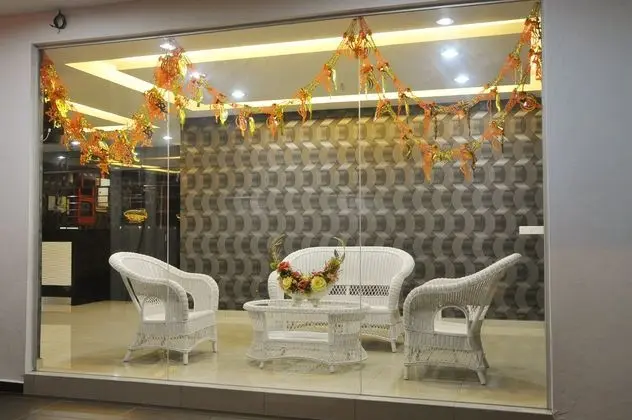 NEW CENTURY HOTEL - Lobi