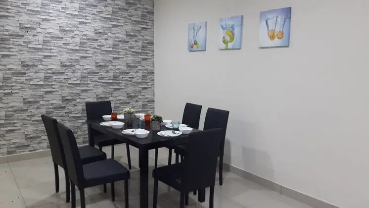 New and Classic Homestay 2 Storey House - Oda Düzeni