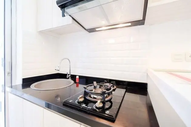 New & Clean Bassura City Apartment - Mutfak