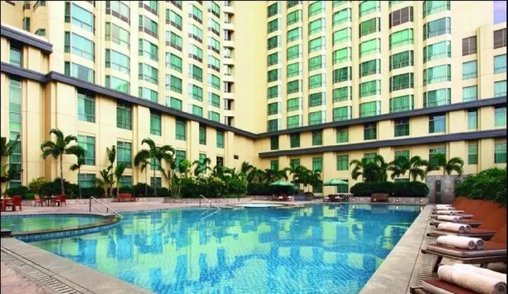 New Coast Hotel Manila - Havuz