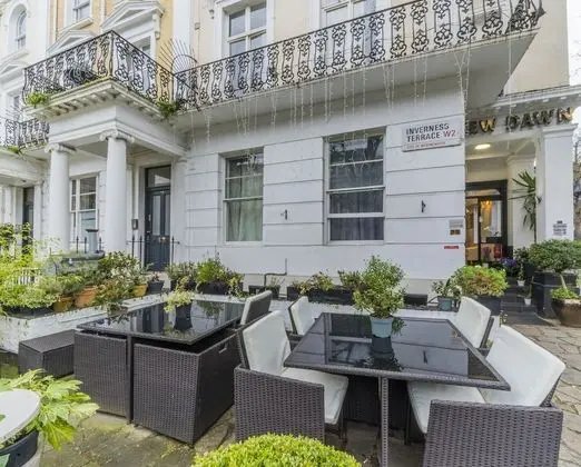 New Dawn Hotel - Dış Mekan