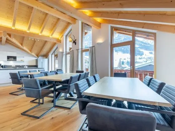 New Detached Luxury Chalet Within Walking Distance of the Slopes and the Center - Yerinde Yemek