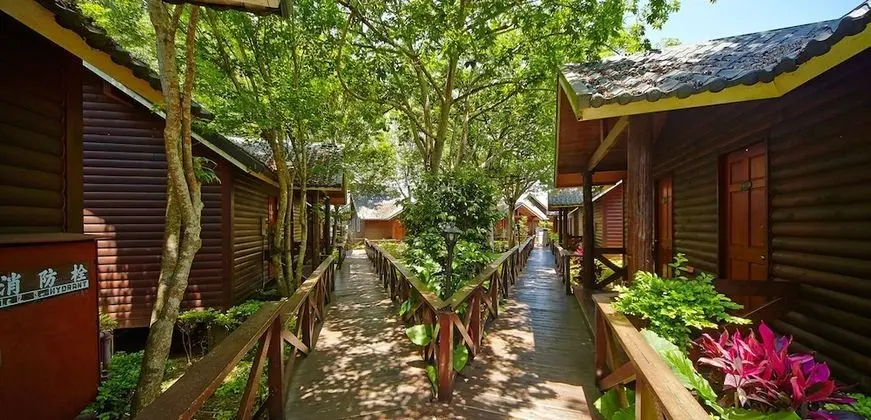 New Era Art Resort & Spa
