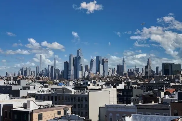 NEW Fab 4 BR - Outdoor Deck - gym - Mins to NYC
