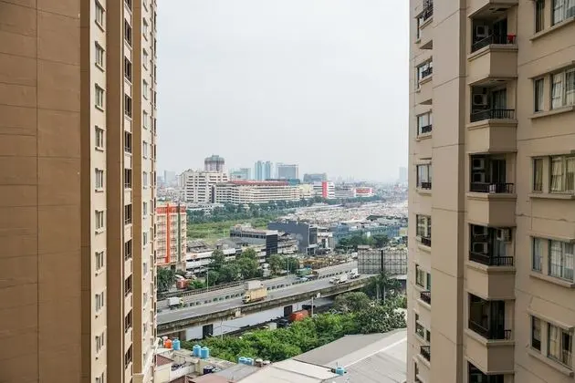 New Furnished Studio Menteng Park Apartment