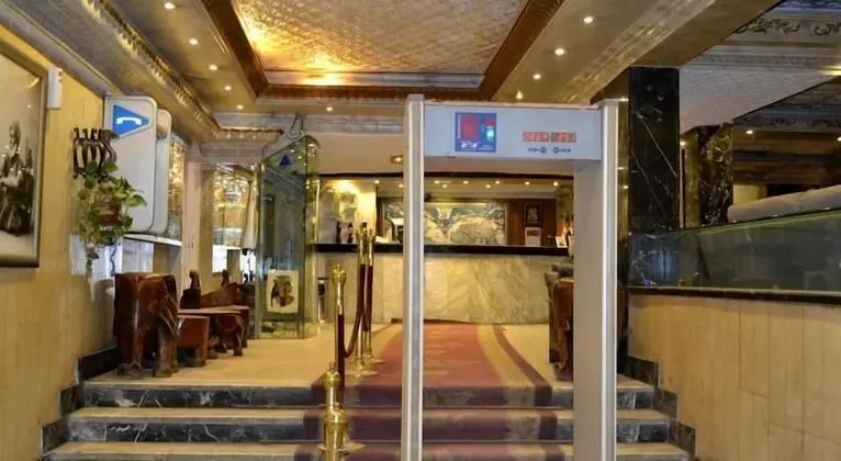New Garden Palace Hotel - Lobi