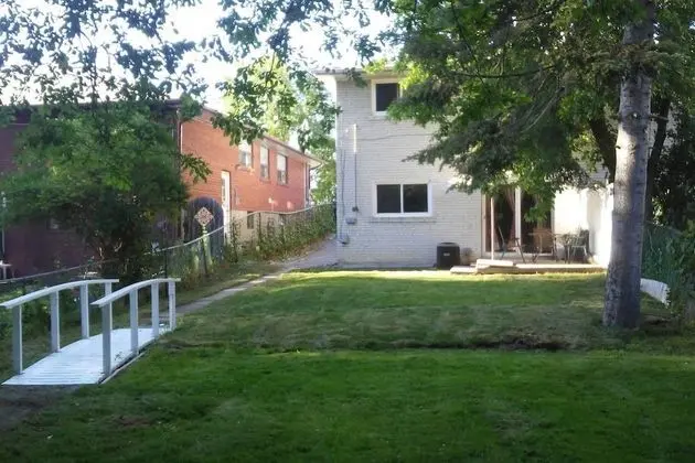 NEW !! Home Away From Home in the GTA - Dış Mekan