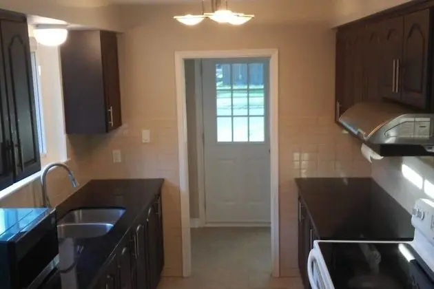 NEW !! Home Away From Home in the GTA - Mutfak
