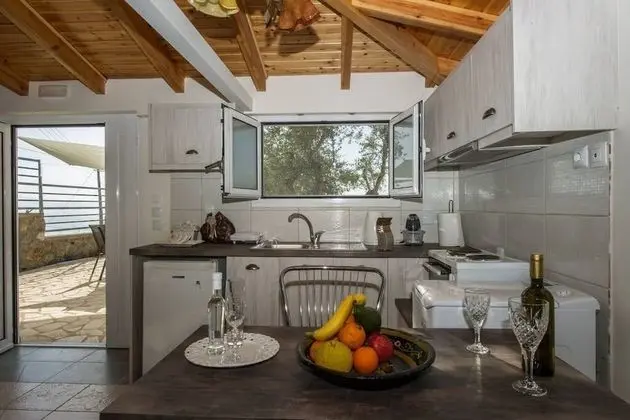 New Hope Studio with Pool near Beach - Mutfak