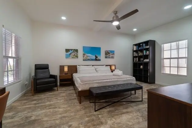 New Hummingbird Private Pool Cottage 2/2 In Flamingo Park Downtown Beach, Shops & Restaurants - Oda