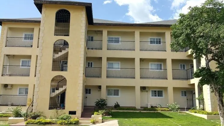 New Kingston Guest Apartment at Donhead - Dış Mekan